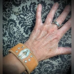 Leather cuff, Miraculous Mary ( adjustable)